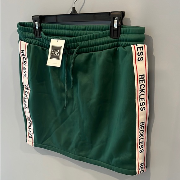 Young & Reckless Crusader Skirt XL - Picture 6 of 7